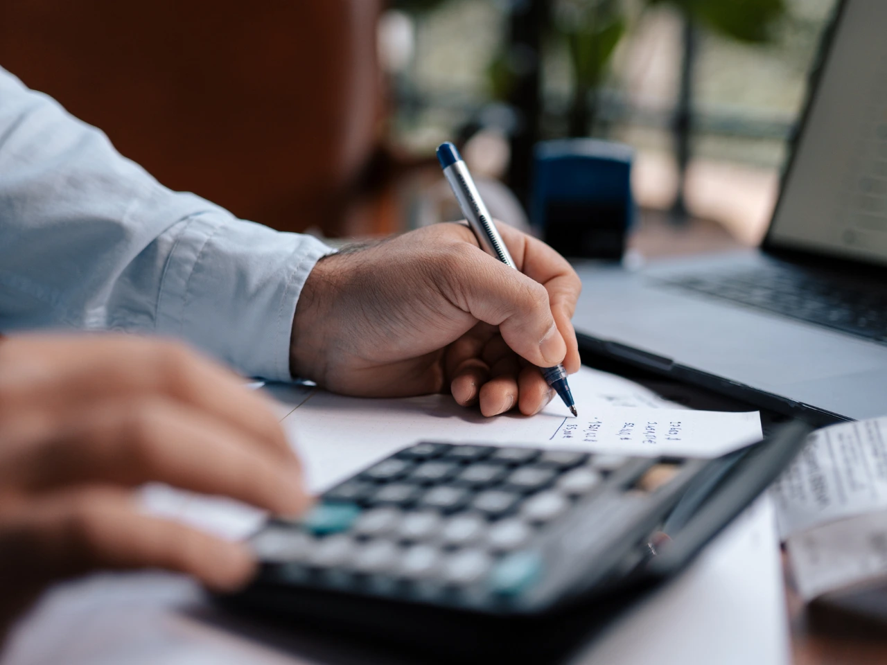 Calculating tax obligations that may apply to Canadian dual citizens.